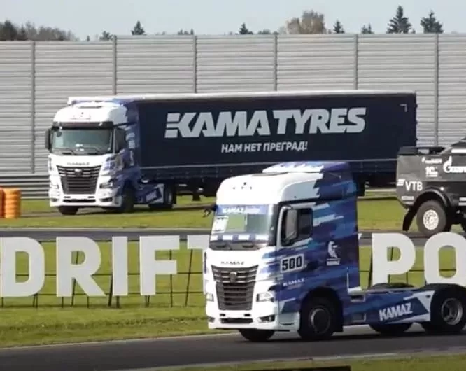 Команда «КАМАЗ-мастер» устроила дрифт-шоу на шинах KAMA TYRES